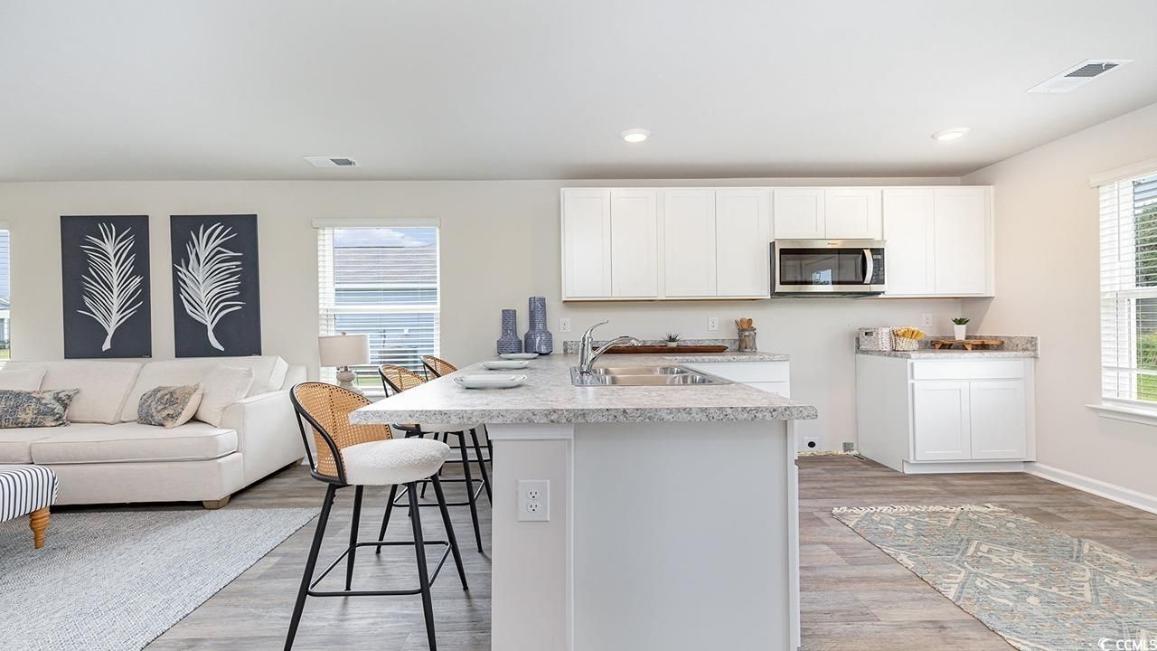 356 Skyward St. Photo 10