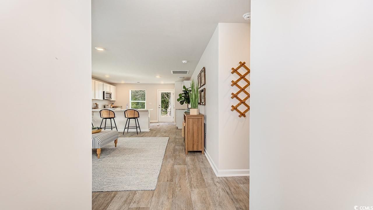 356 Skyward St. Photo 3