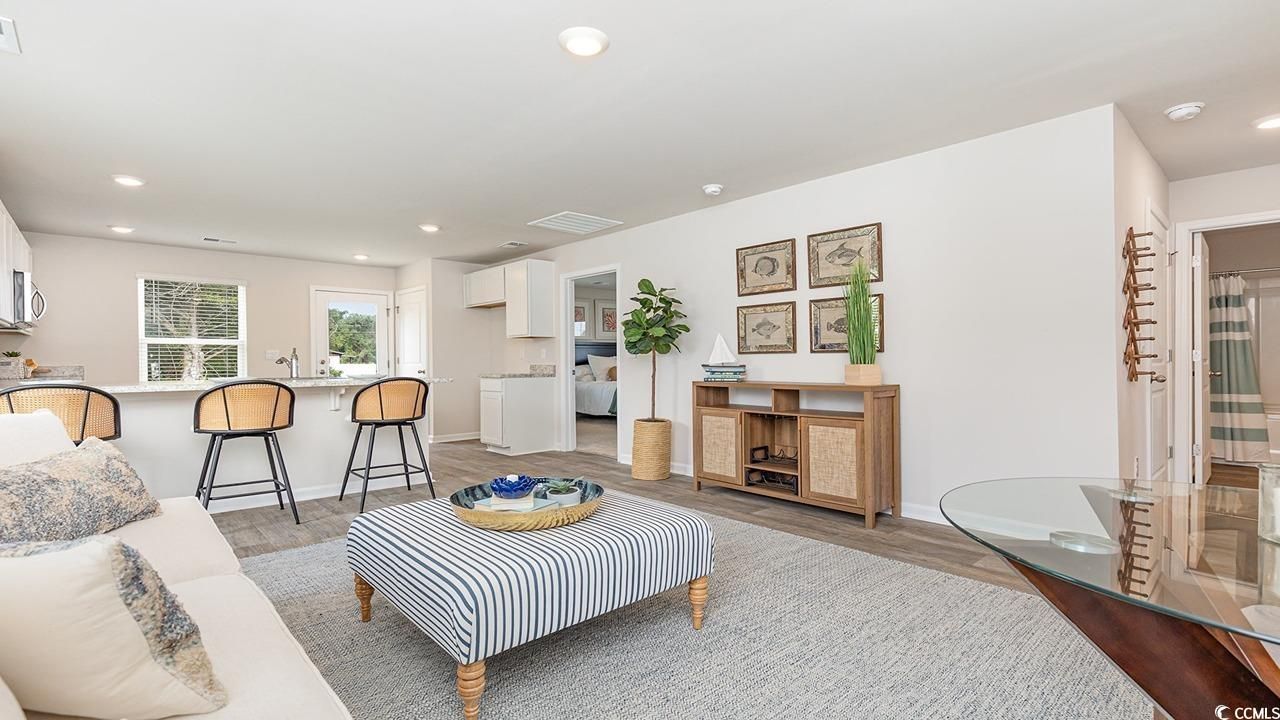 356 Skyward St. Photo 9