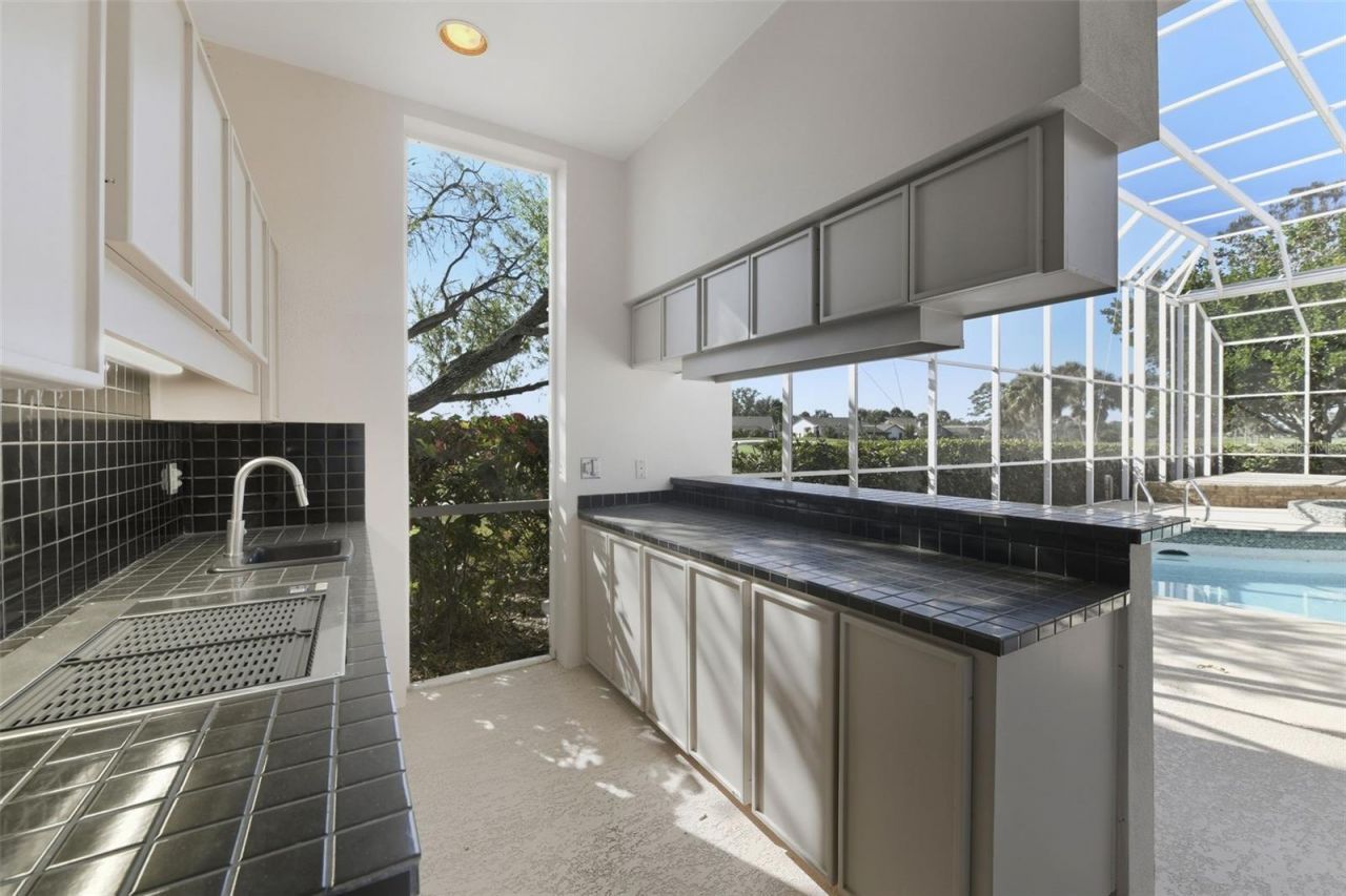 4268 Las Palmas Way, Sarasota, FL 34238 Photo