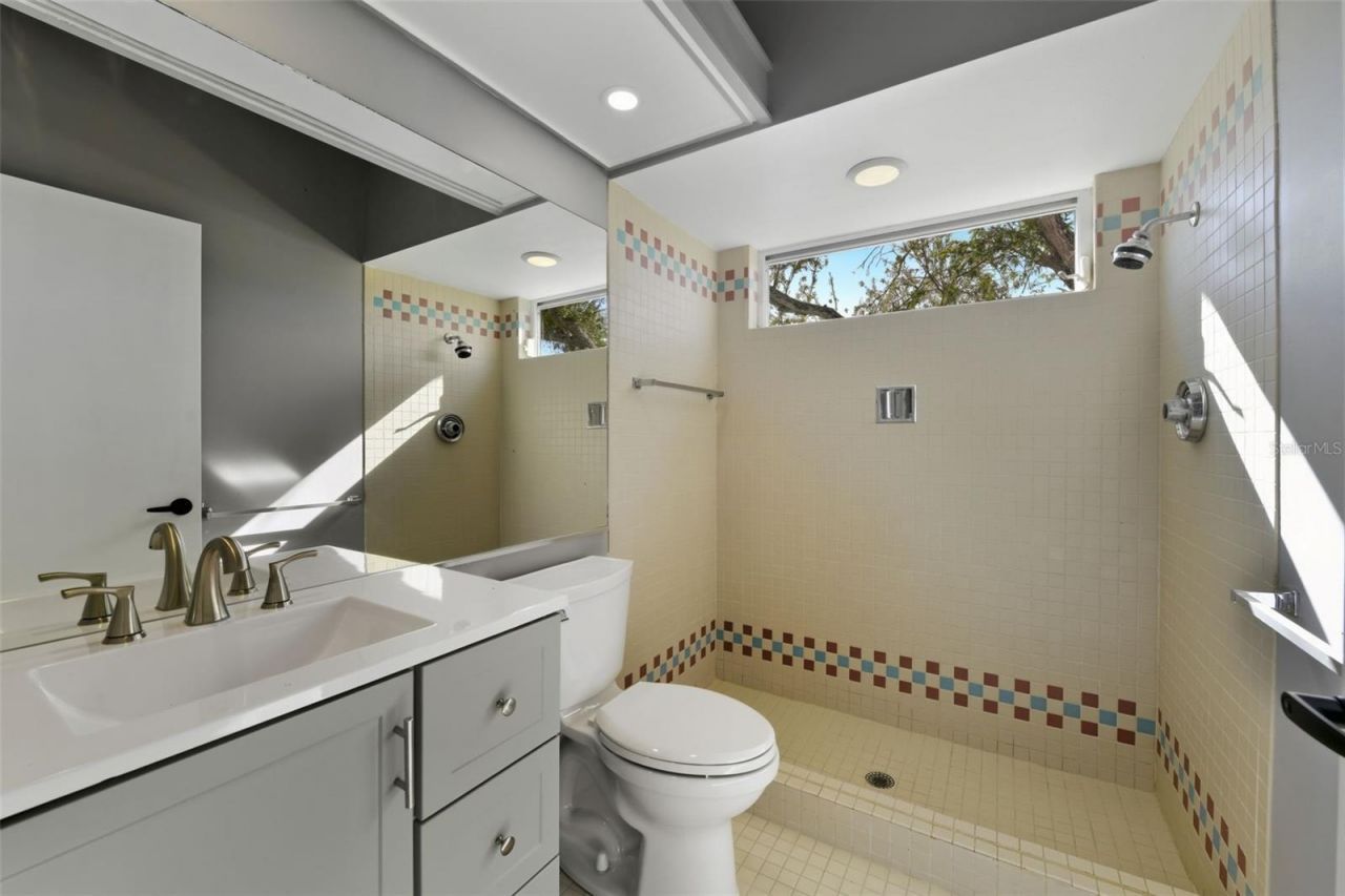 4268 Las Palmas Way, Sarasota, FL 34238 Photo