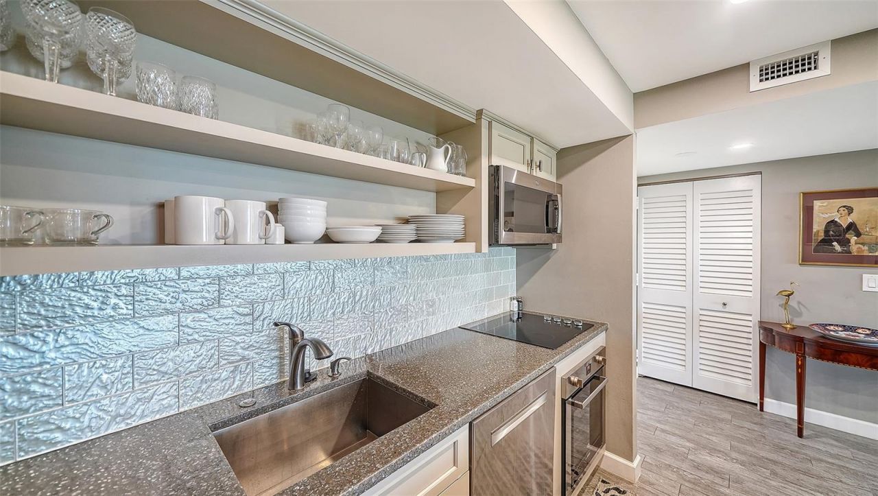 707 S Gulfstream Avenue, Unit 505, Sarasota, FL 34236 Photo