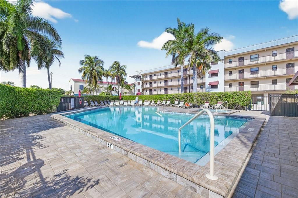 801 River Point Dr, Unit 203A, Naples, FL 34102 Photo