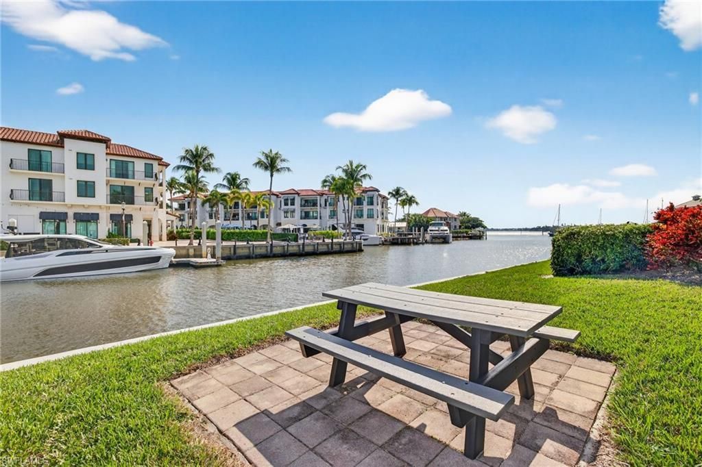 801 River Point Dr, Unit 203A, Naples, FL 34102 Photo