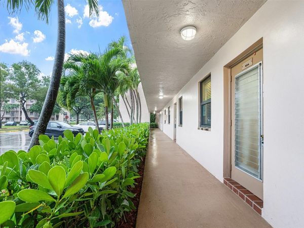 10402 Sunrise Lakes Blvd, Unit 104, Sunrise, FL 33322