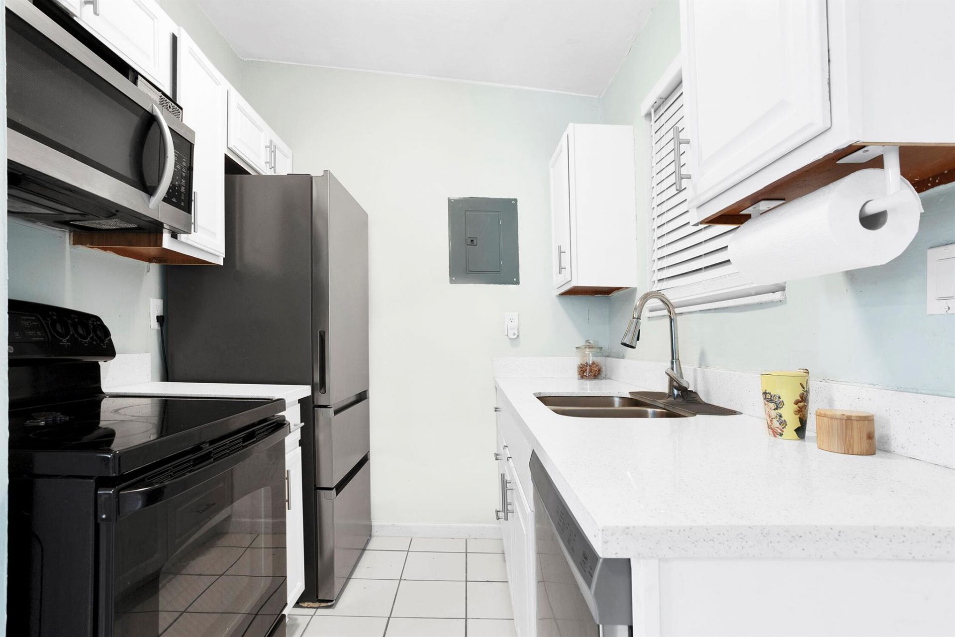 5241 NE 16th Terrace E, Pompano Beach, FL 33064 Photo