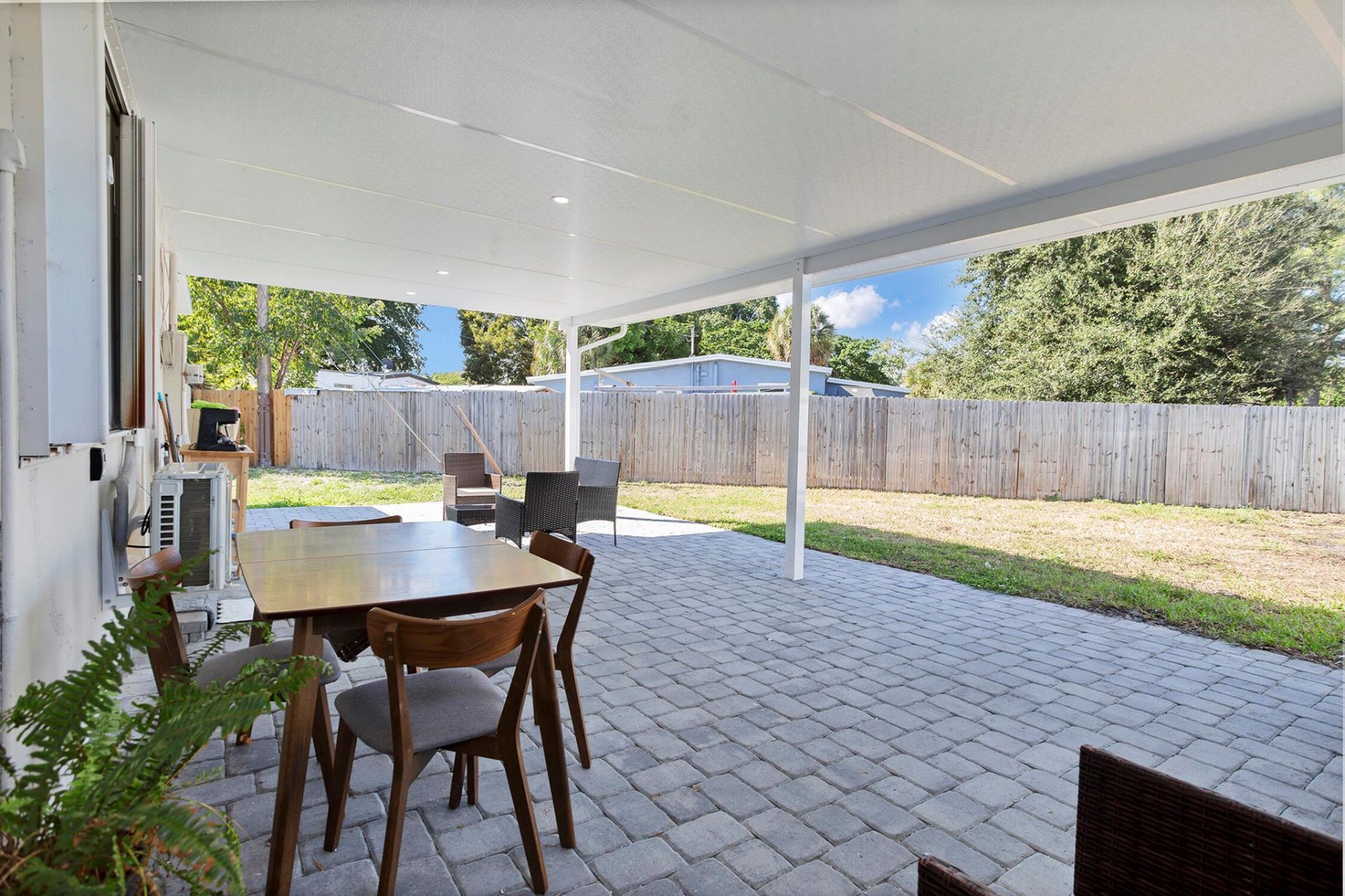 5241 NE 16th Terrace E, Pompano Beach, FL 33064 Photo