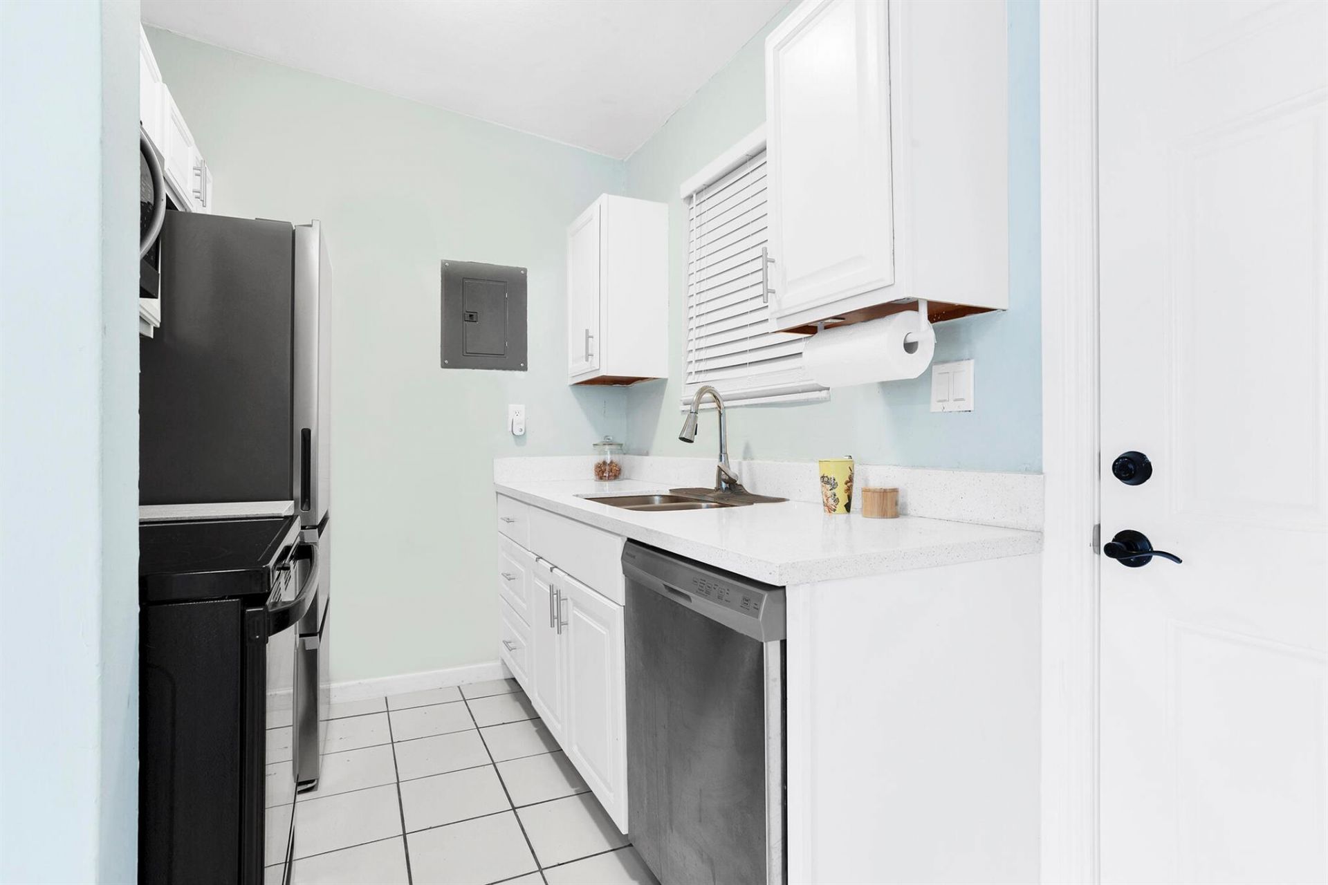 5241 NE 16th Terrace E, Pompano Beach, FL 33064 Photo