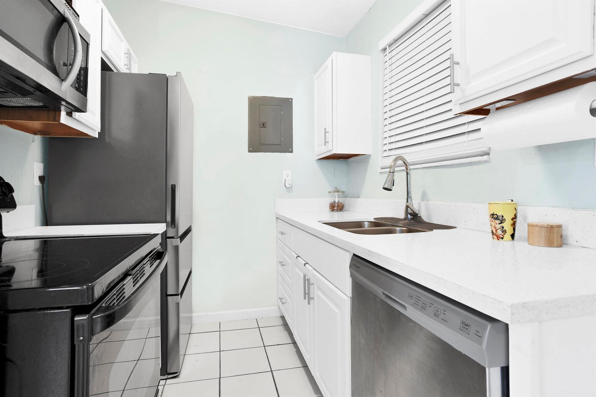 5241 NE 16th Terrace E, Pompano Beach, FL 33064 Photo