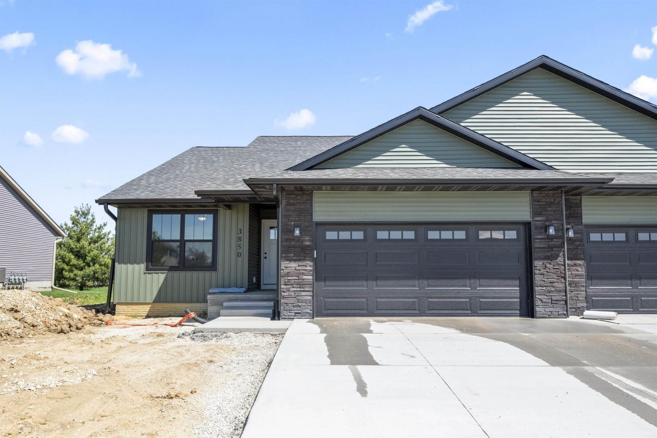 4182 Mystic Drive, Waterloo, IA 50702 Main Photo