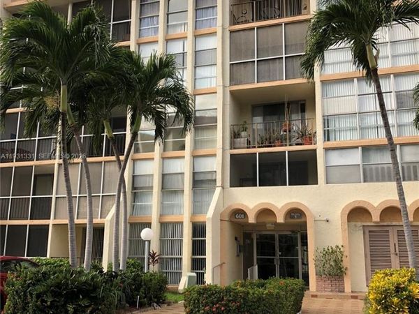 601 Three Islands Blvd, Unit 316, Hallandale Beach, FL 33009