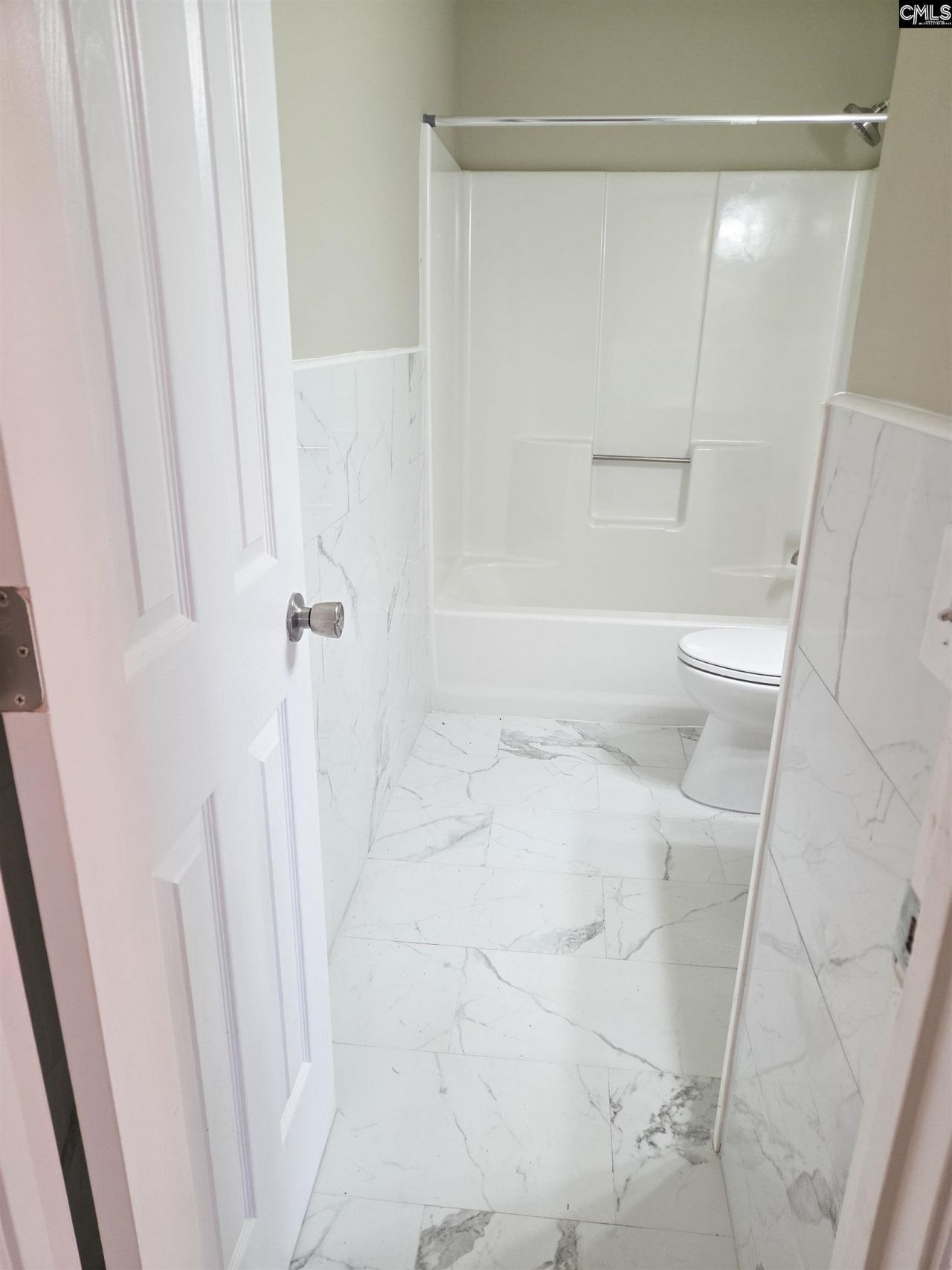 250 Dyson Street Photo 10