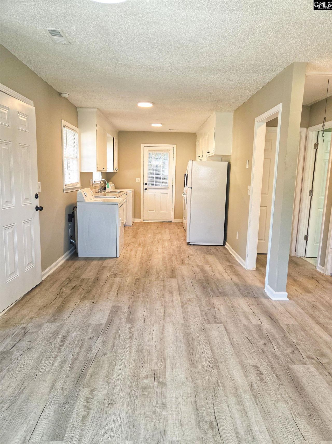 250 Dyson Street Photo 4