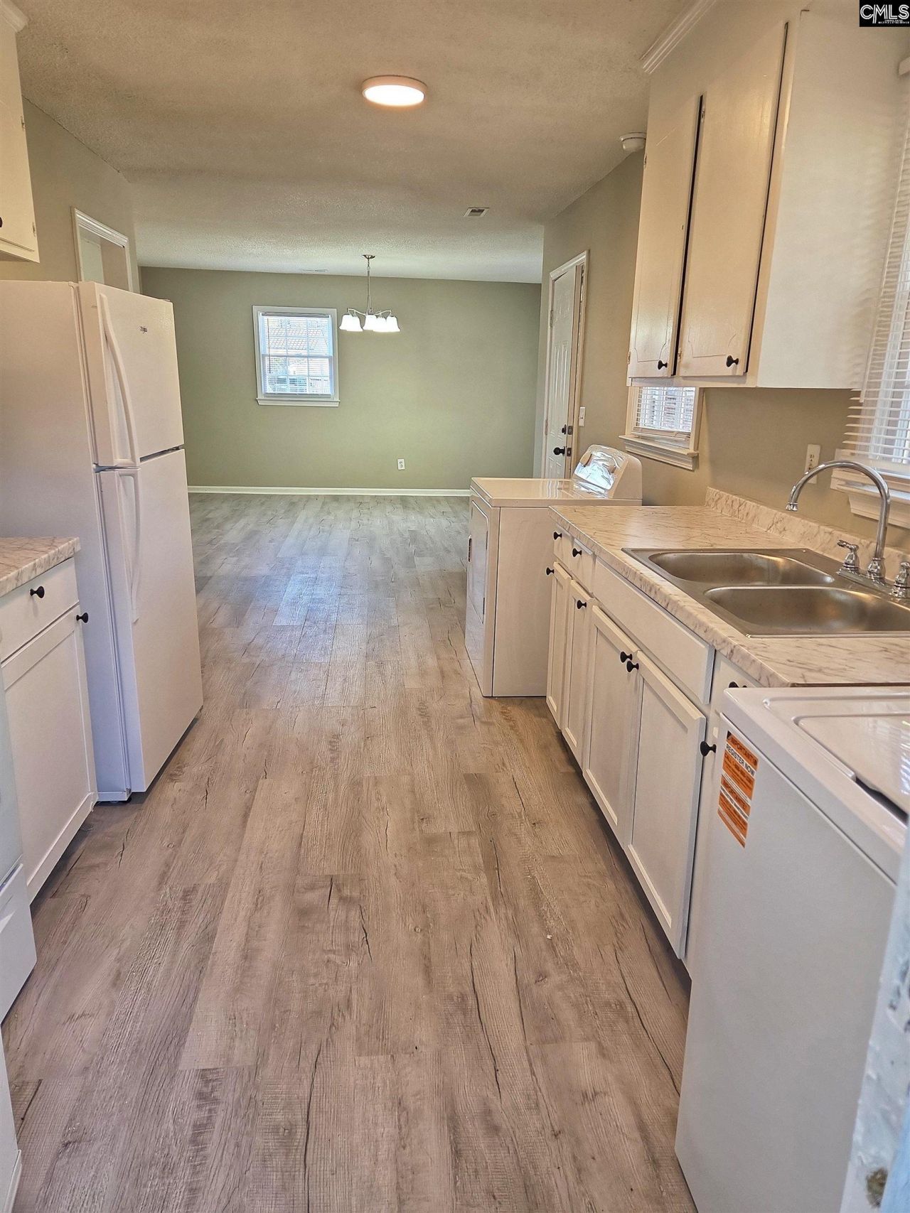 250 Dyson Street Photo 6