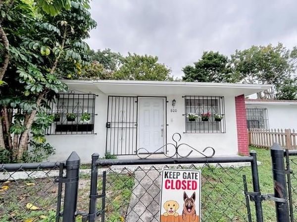 800 NW 29th Ter, Miami, FL 33127