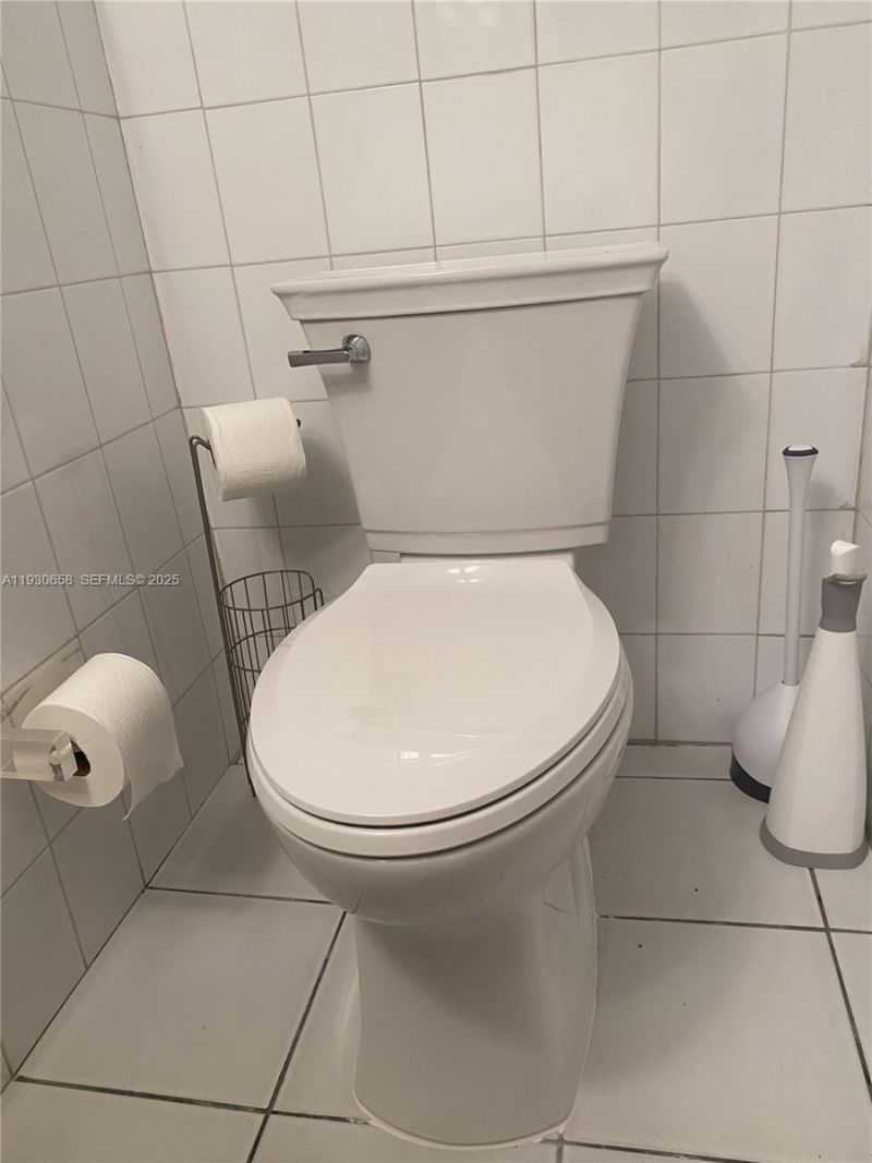 8950 Collins Ave, Unit 7, Surfside, FL 33154 Photo