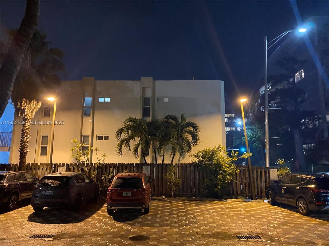 8950 Collins Ave, Unit 7, Surfside, FL 33154 Photo