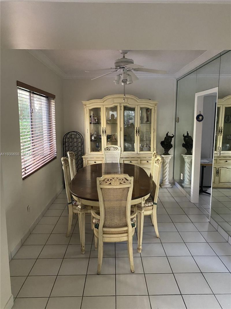8950 Collins Ave, Unit 7, Surfside, FL 33154 Photo