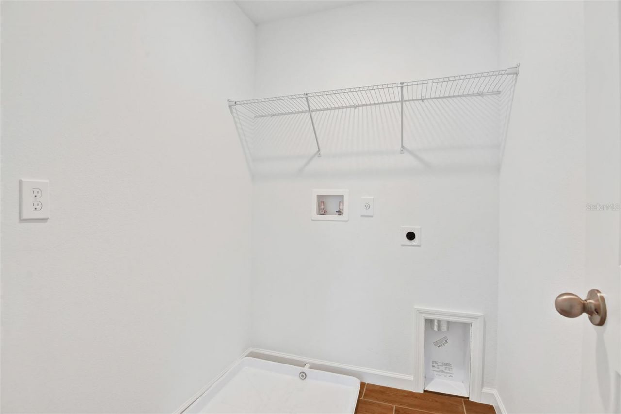 734 Lake Dell Avenue, Dundee, FL 33838 Photo