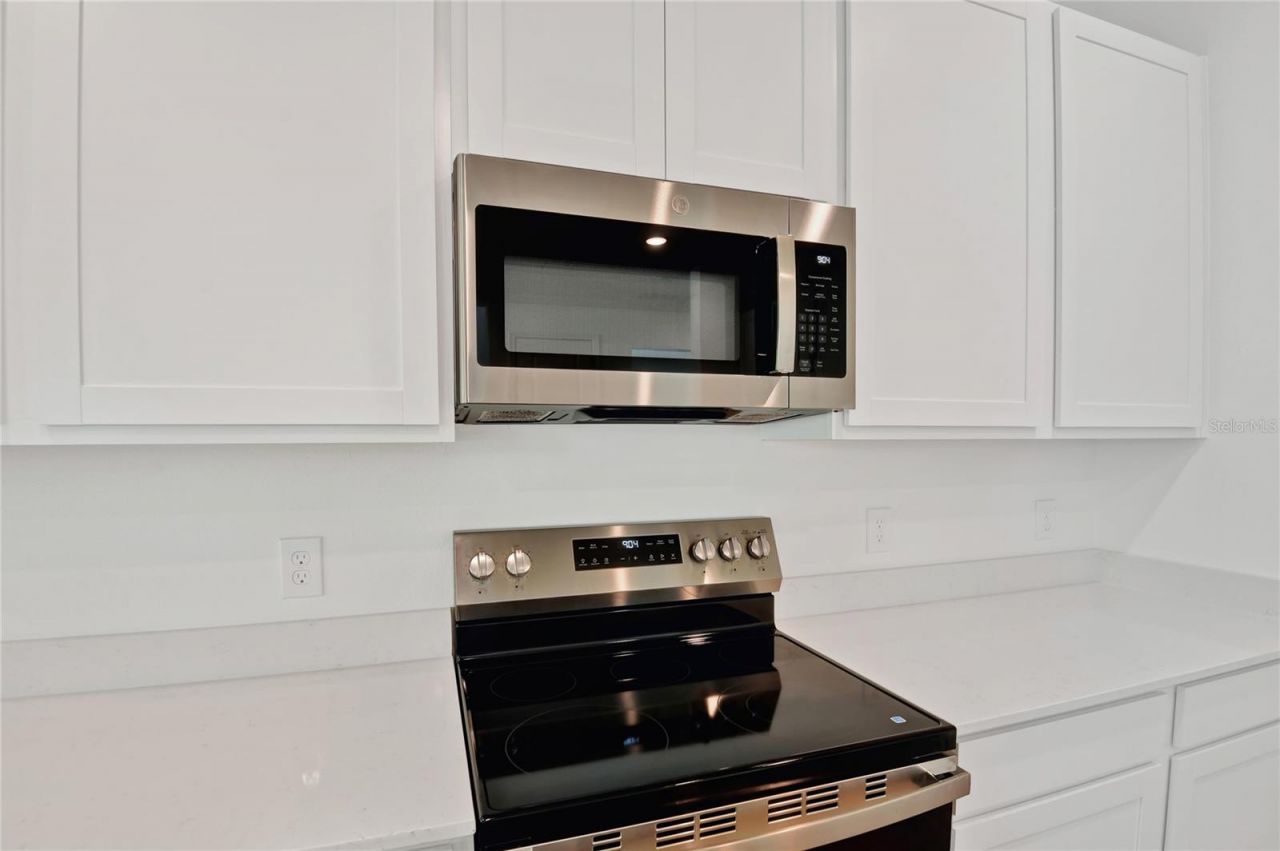 734 Lake Dell Avenue, Dundee, FL 33838 Photo