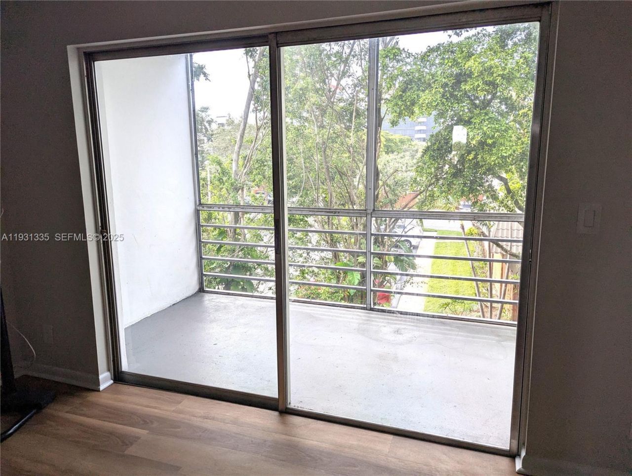 1638 Embassy Dr, Unit 302, West Palm Beach, FL 33401 Photo