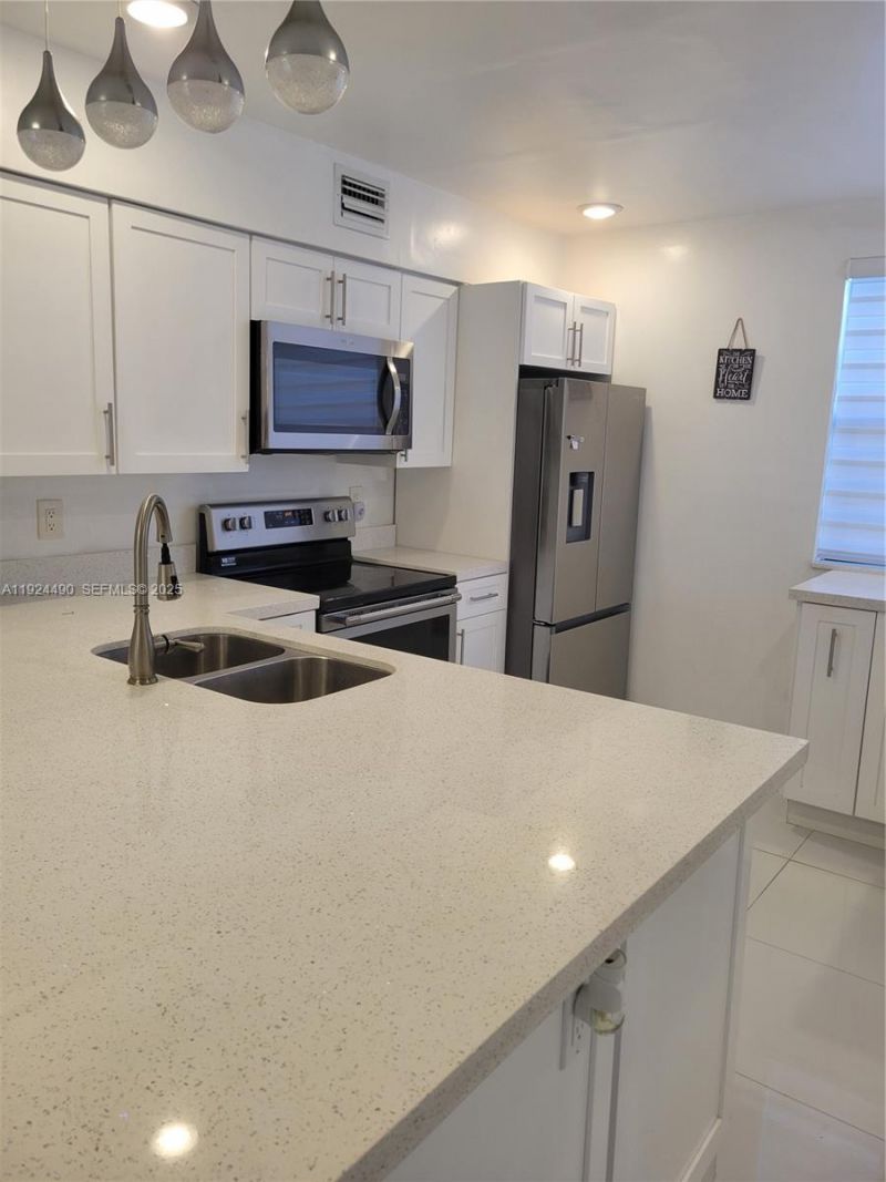 1331 S Franklin Ave, Unit 1331J, Homestead, FL 33034 Photo