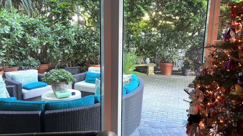 1000 S Pointe Dr, Unit 308, Miami Beach, FL 33139 Photo