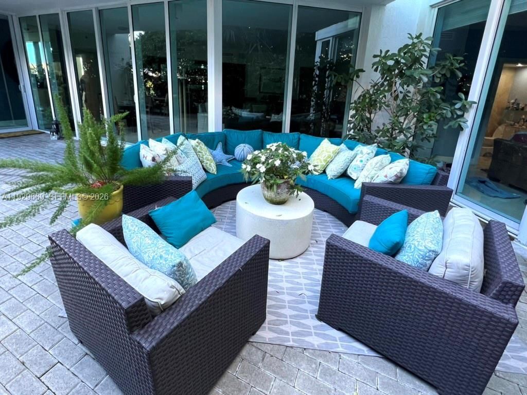 1000 S Pointe Dr, Unit 308, Miami Beach, FL 33139 Photo