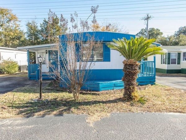 3 Burr Circle, Murrells Inlet, SC 29576