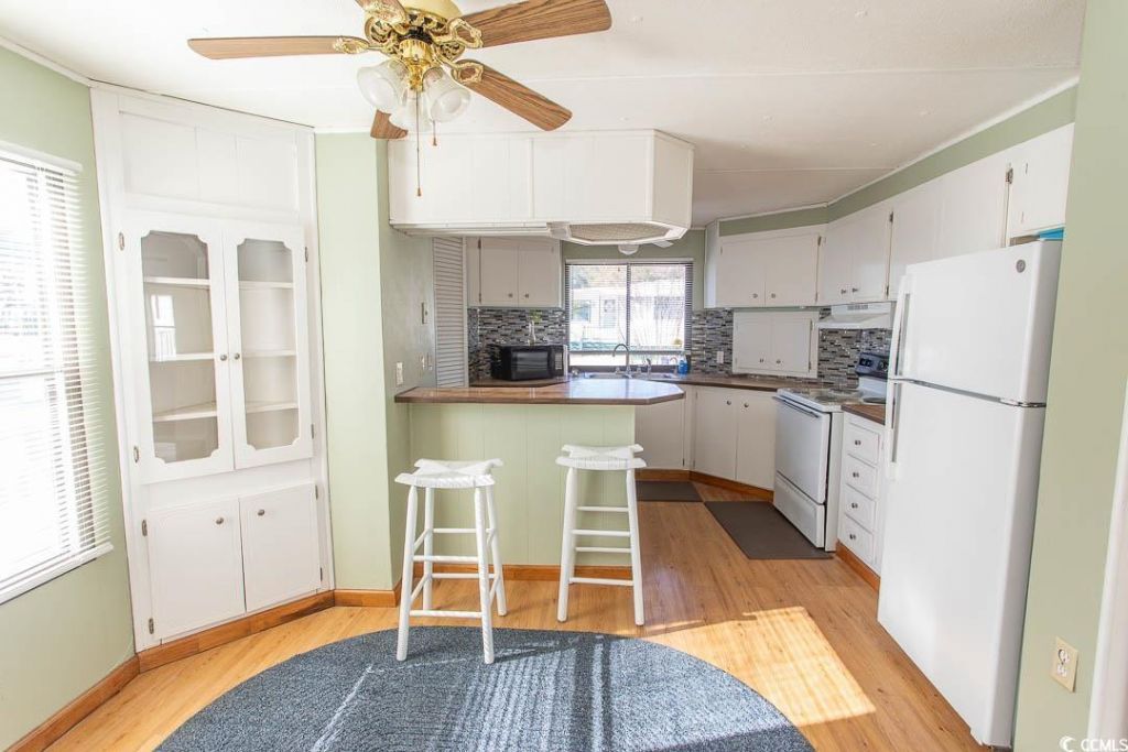 3 Burr Circle Photo 10