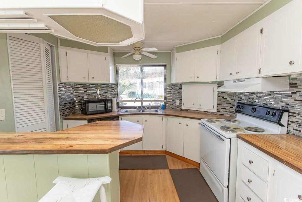 3 Burr Circle Photo 12