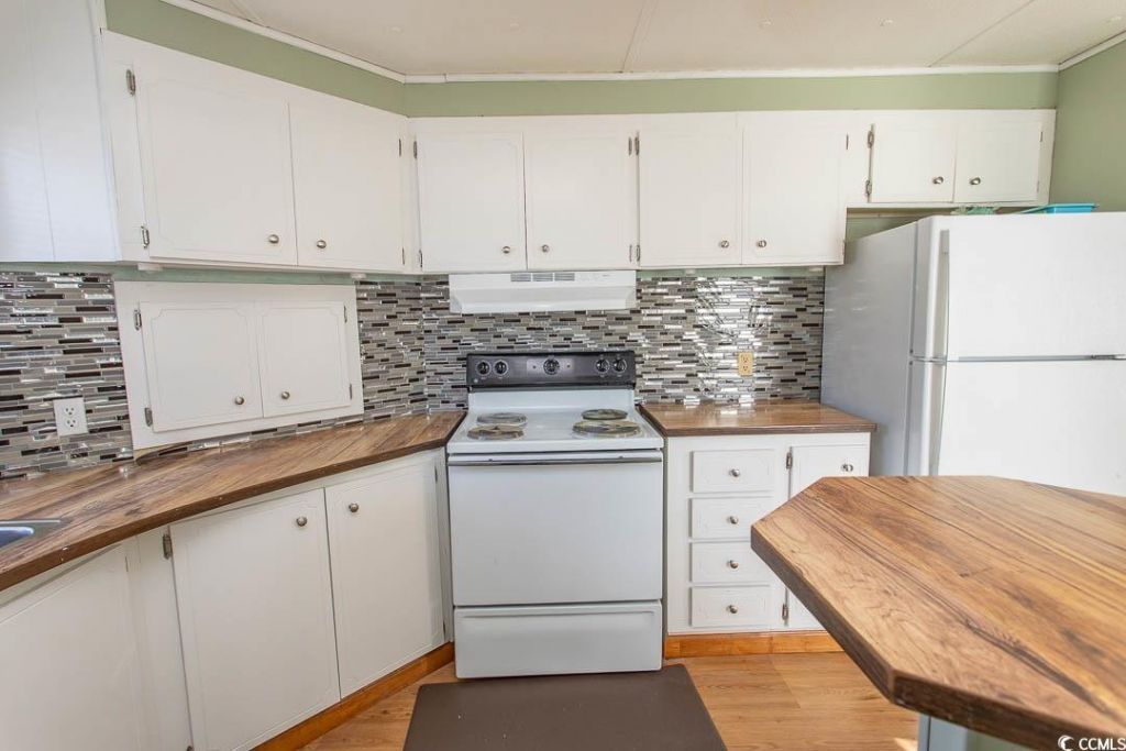 3 Burr Circle Photo 14