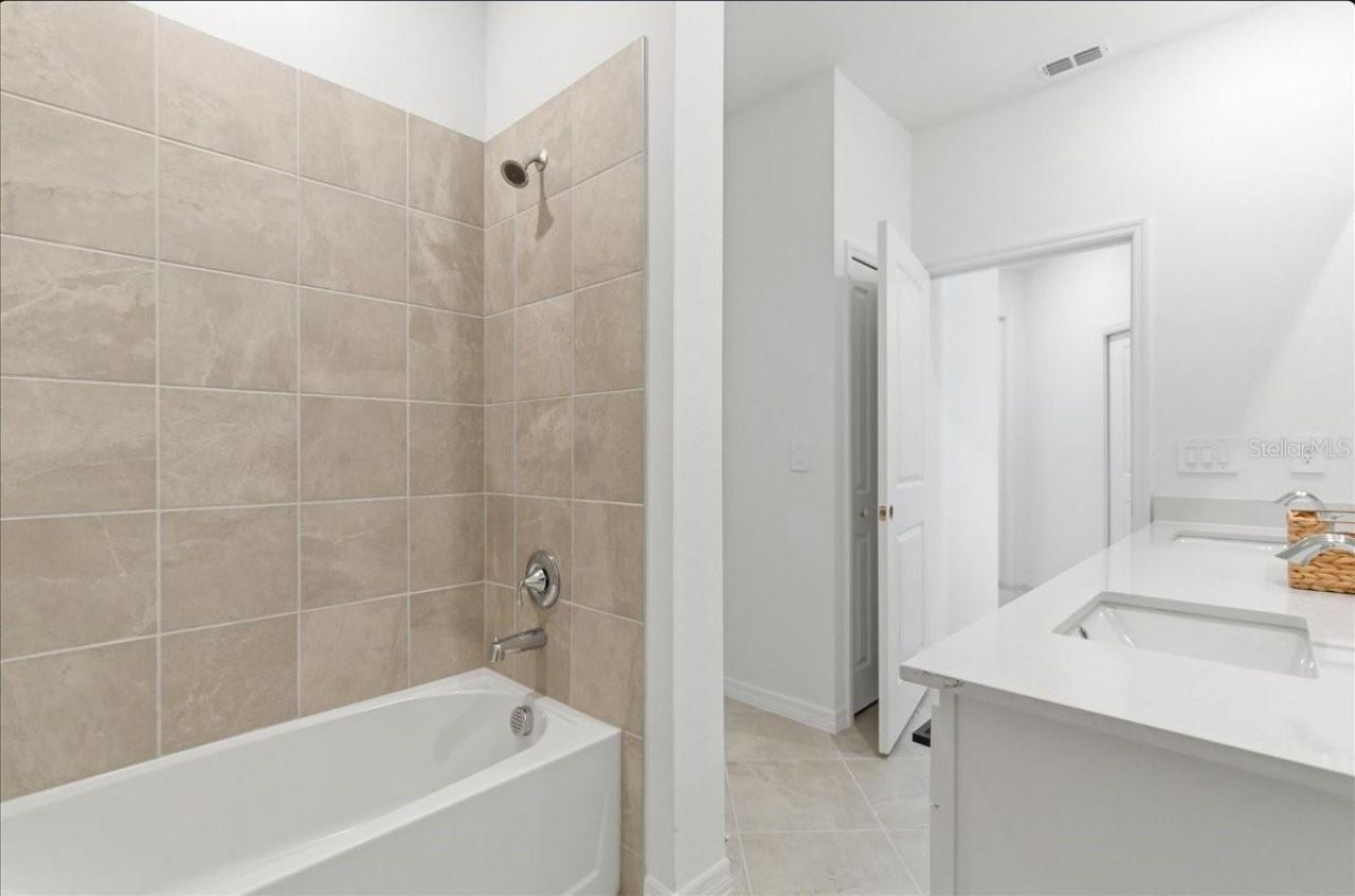 19140 Scallop Loop, Unit 308, Lakewood Ranch, FL 34211 Photo