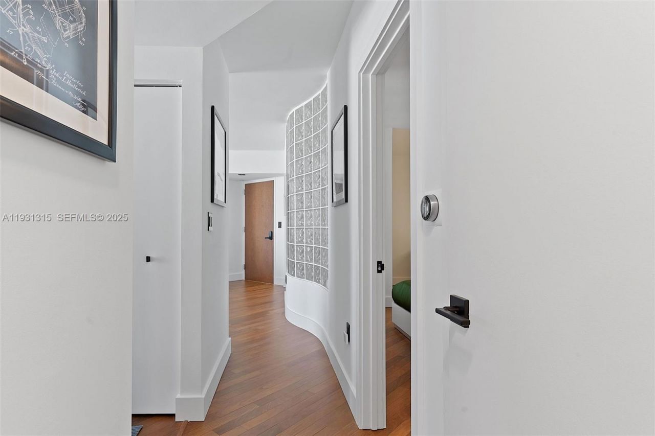 6365 Collins Ave, Unit 3911, Miami Beach, FL 33141 Photo