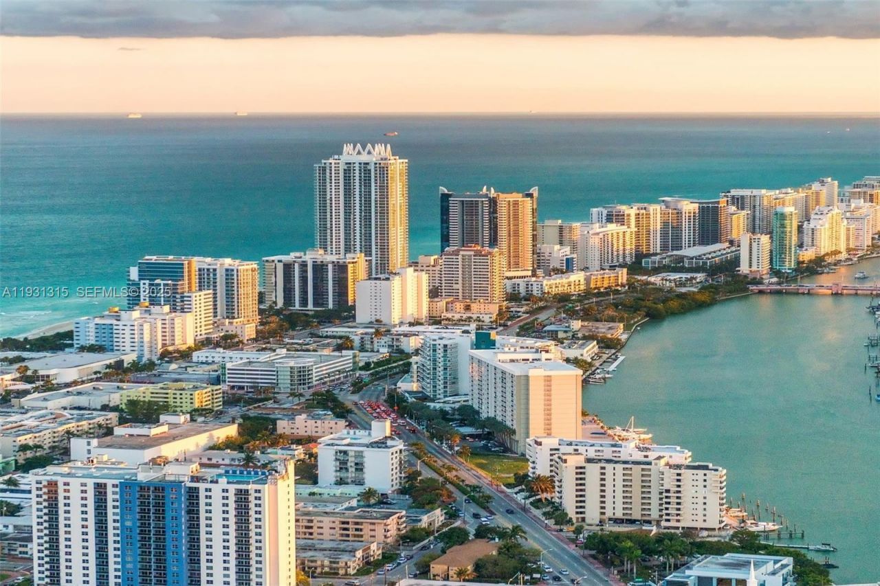 6365 Collins Ave, Unit 3911, Miami Beach, FL 33141 Photo