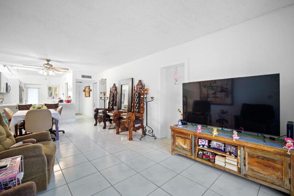 1101 NW 58th Terrace, Unit 111, Sunrise, FL 33313 Photo