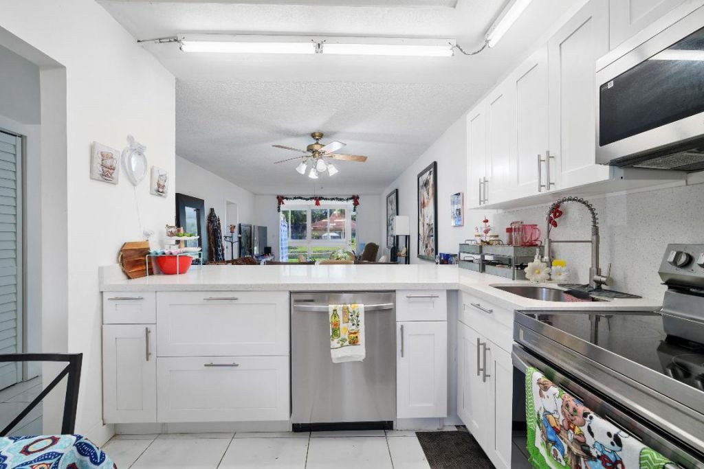 1101 NW 58th Terrace, Unit 111, Sunrise, FL 33313 Photo