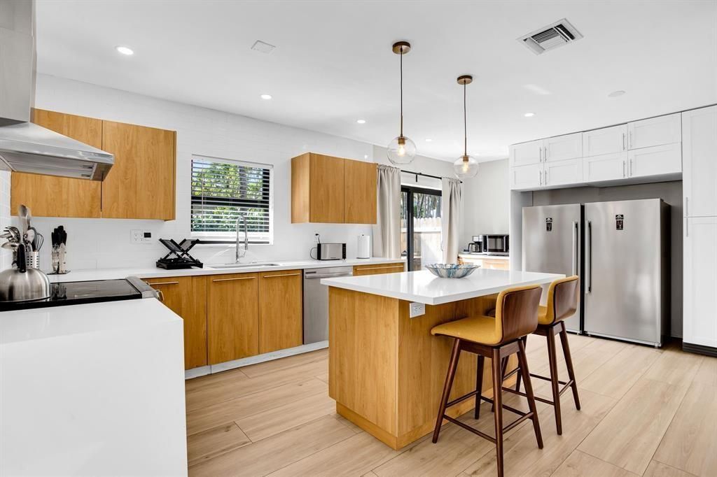 24 Castle Harbor Island, Fort Lauderdale, FL 33308 Photo