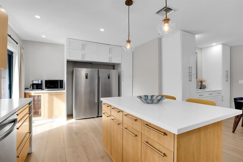 24 Castle Harbor Island, Fort Lauderdale, FL 33308 Photo