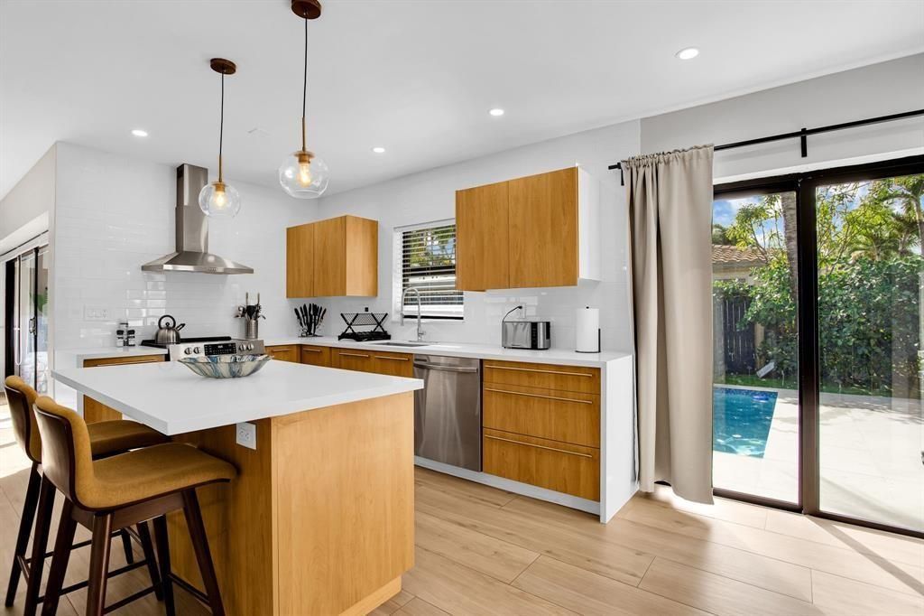 24 Castle Harbor Island, Fort Lauderdale, FL 33308 Photo