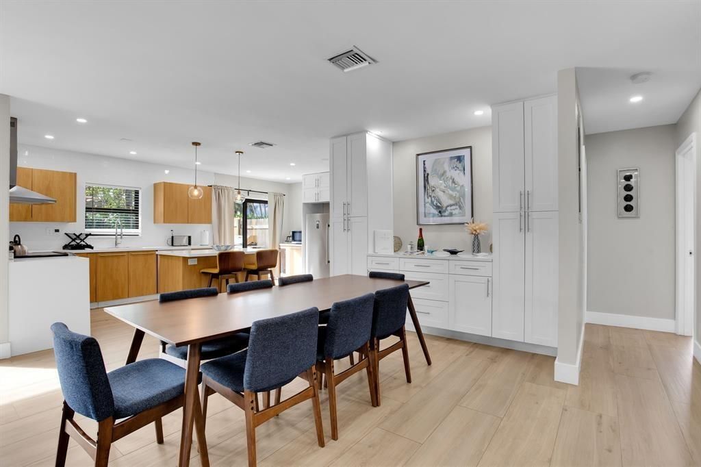 24 Castle Harbor Island, Fort Lauderdale, FL 33308 Photo