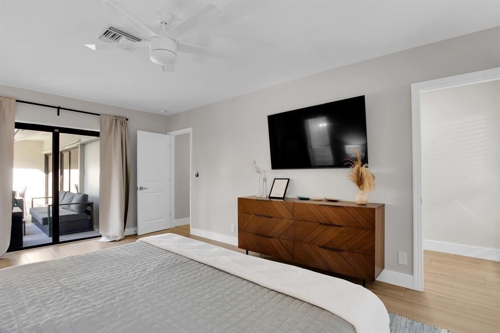 24 Castle Harbor Island, Fort Lauderdale, FL 33308 Photo