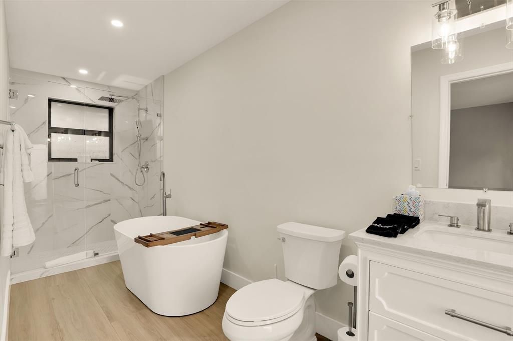 24 Castle Harbor Island, Fort Lauderdale, FL 33308 Photo