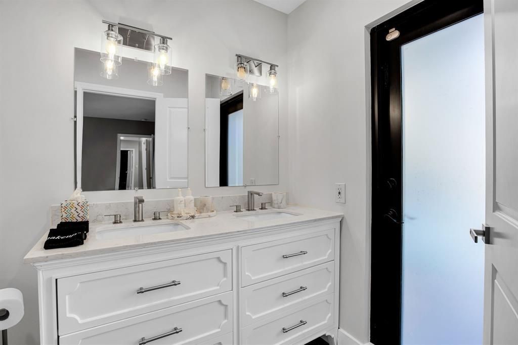 24 Castle Harbor Island, Fort Lauderdale, FL 33308 Photo