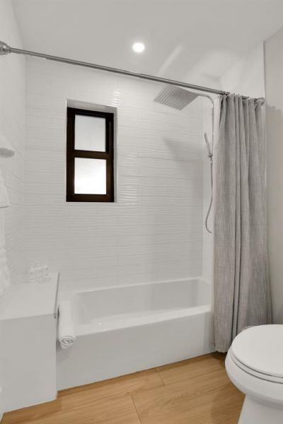 24 Castle Harbor Island, Fort Lauderdale, FL 33308 Photo