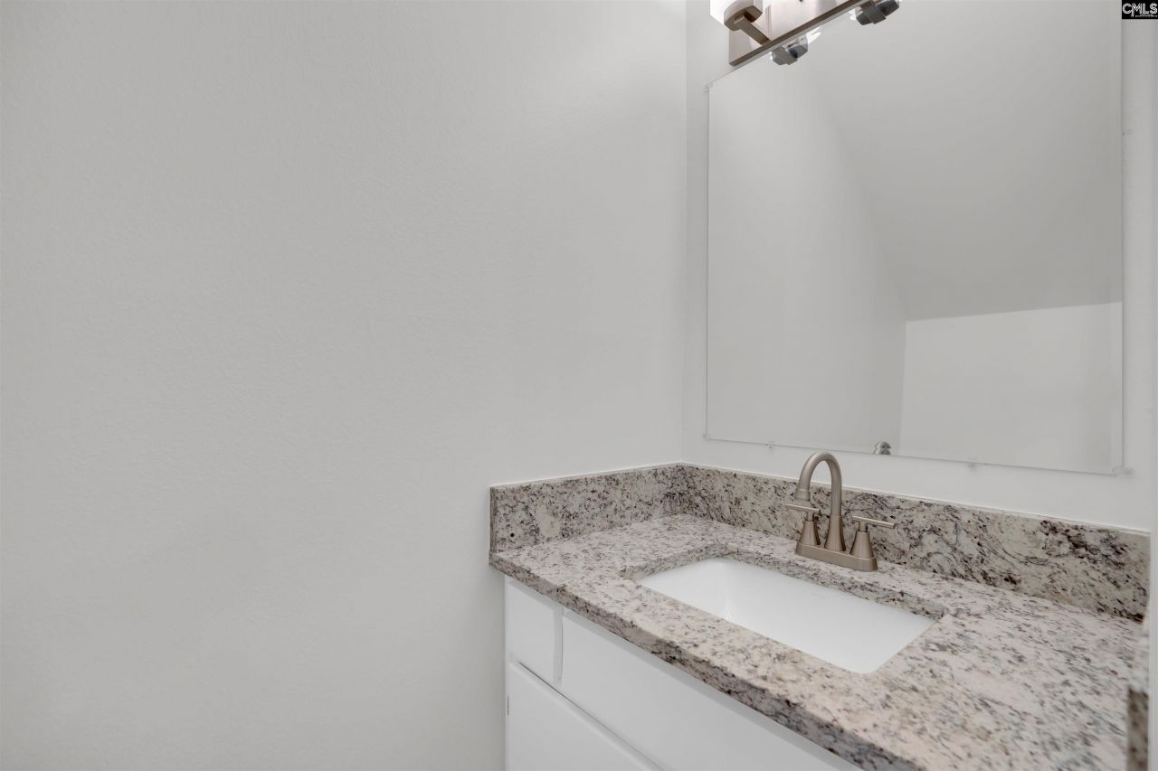 1913 Grays Inn Road Photo 7