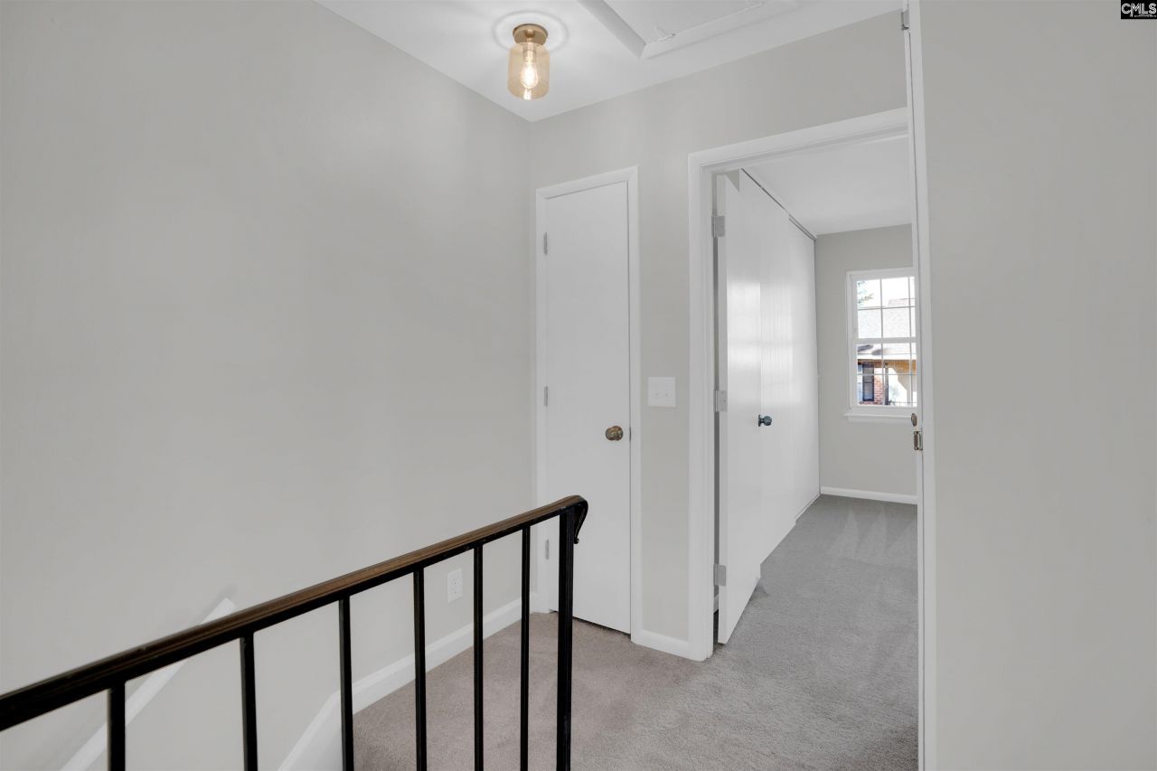 1913 Grays Inn Road Photo 9