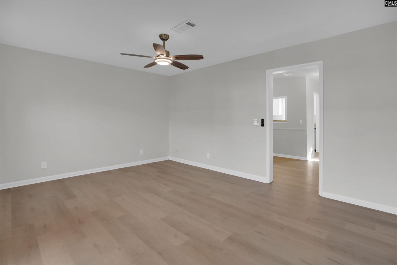 1913 Grays Inn Road Photo 11