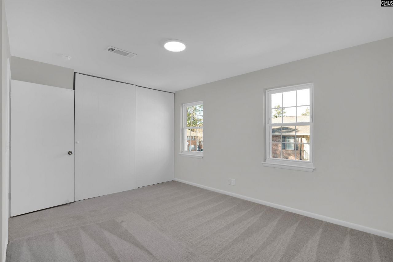 1913 Grays Inn Road Photo 12