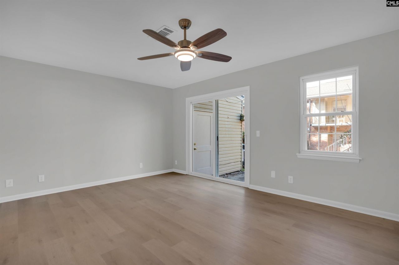 1913 Grays Inn Road Photo 14